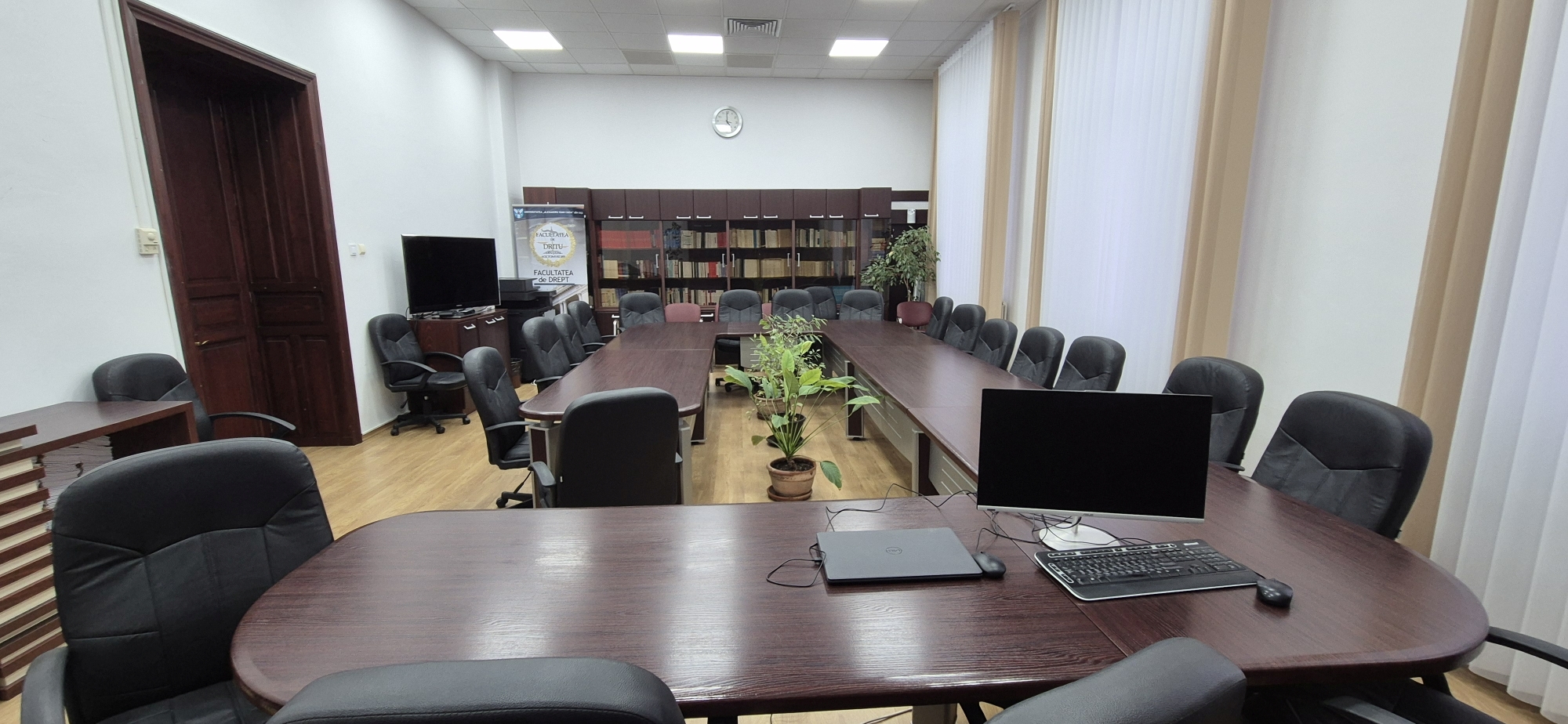 Corp A UAIC, Bulevardul Carol I, nr. 11, Sala Mihail Jakotă (susținere rapoarte de cercetare, referate, cursuri, activități îndrumare etc.) 1